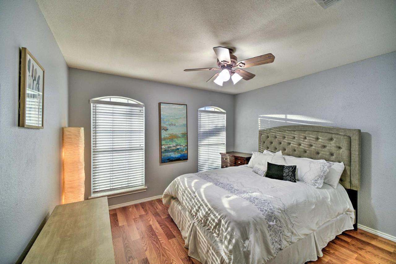 Peaceful San Antonio Oasis With Private Pool And Grill Villa Luaran gambar