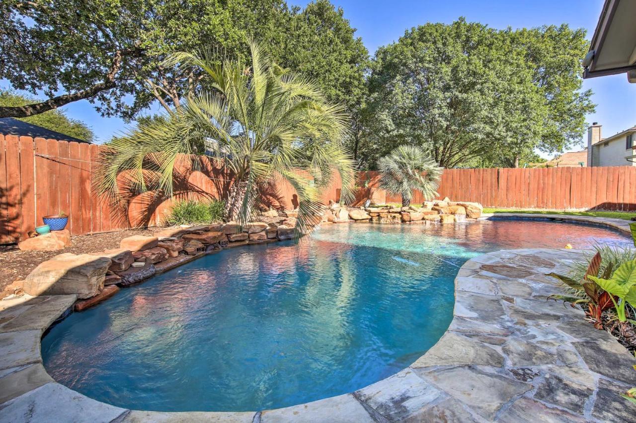 Peaceful San Antonio Oasis With Private Pool And Grill Villa Luaran gambar
