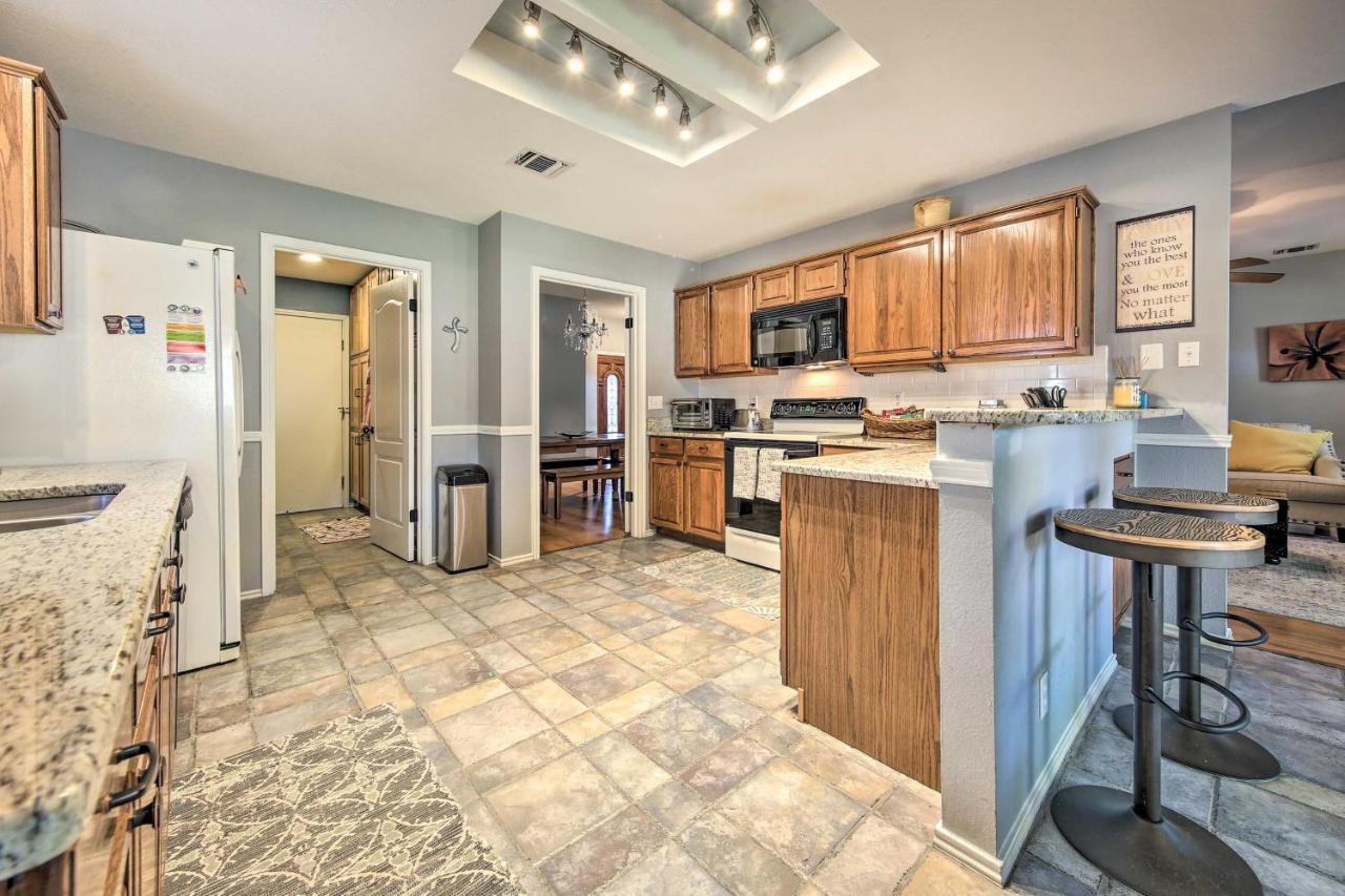 Peaceful San Antonio Oasis With Private Pool And Grill Villa Luaran gambar